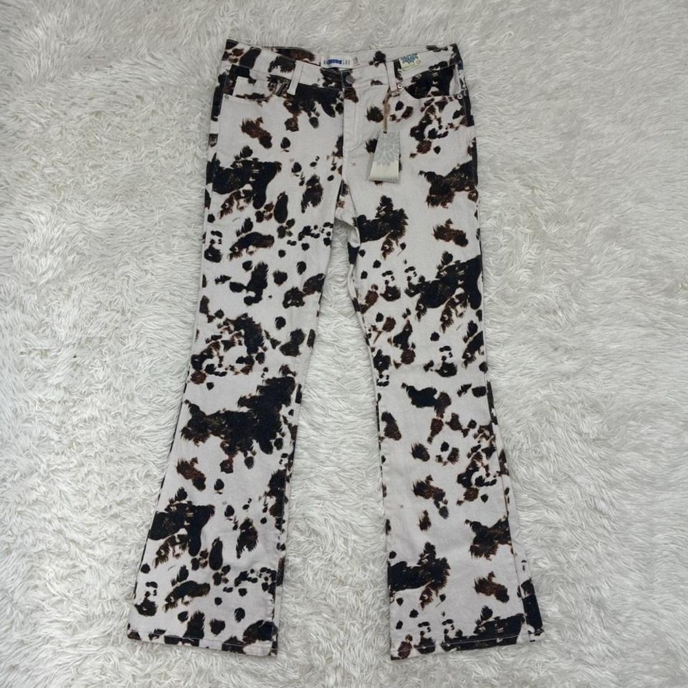 NWT Western Cowgirl Dakota blue cow print flare jeans